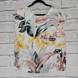 C&C California Women's 100% Linen Button Back Floral Short Sleeve Shirt Medium